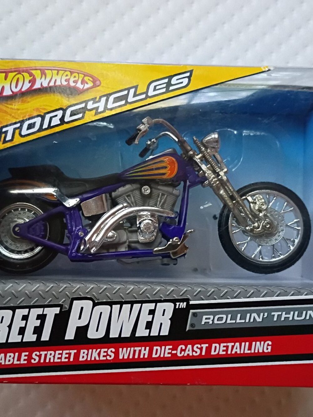 Mattel Hot Wheels Street Power Rollin Thunder 1/18 Scale Diecast Motorcycle Seal
